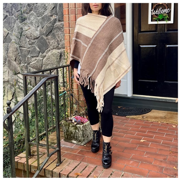 #15 CHIC KNIT BOHO FRINGED PONCHO - Picture 5 of 6